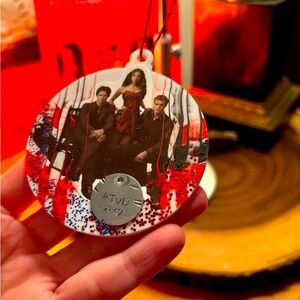 Who wants Damon, Stefan + Elena or Klaus hanging around your home this winter